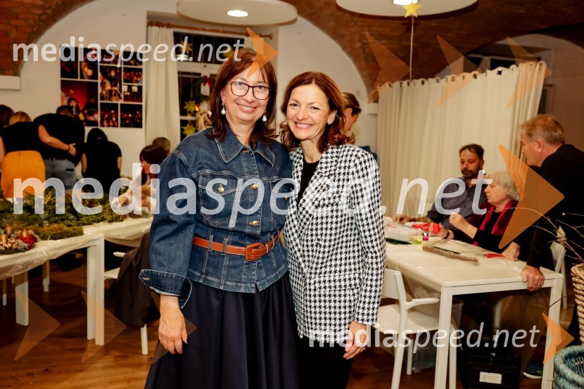  Branka Strmole Ukmar, Waldorfska šola Ljubljana; dr. Maja Zalaznik, nekdanja ministrica za izobraževanje, znanost in športPletenje venčkov na Waldorfski šoli Ljubljana