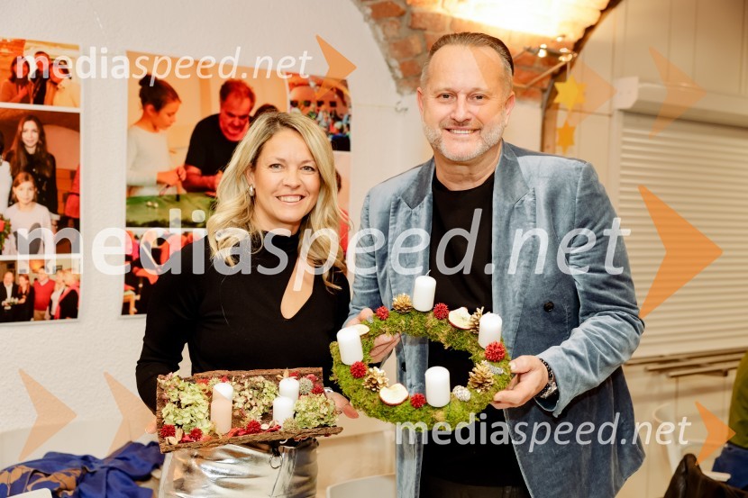  Petra Vlahović;  Miran Miki Vlahovič, glasbenikPletenje venčkov na Waldorfski šoli Ljubljana