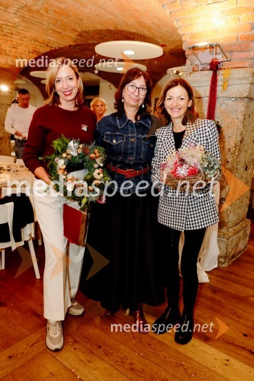 mag. Ladeja Godina Košir, voditeljica platforme Circular Change, sopredsedujoča AmCham Komisiji za krožno gospodarstvo in delitveno ekonomijo;  Branka Strmole Ukmar, Waldorfska šola Ljubljana; dr. Maja Zalaznik, nekdanja ministrica za izobraževanje, znanost in športPletenje venčkov na Waldorfski šoli Ljubljana