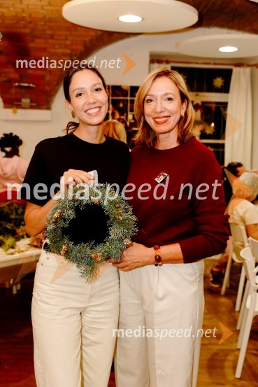  Taja Košir Popovič; mag. Ladeja Godina Košir, voditeljica platforme Circular Change, sopredsedujoča AmCham Komisiji za krožno gospodarstvo in delitveno ekonomijoPletenje venčkov na Waldorfski šoli Ljubljana