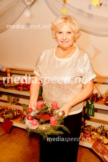 dr. Nelida Nemec, umetnostna kritičarka Pletenje venčkov na Waldorfski šoli Ljubljana