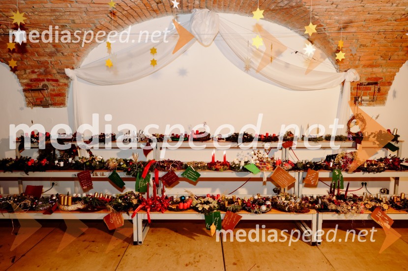 Pletenje venčkov na Waldorfski šoli Ljubljana