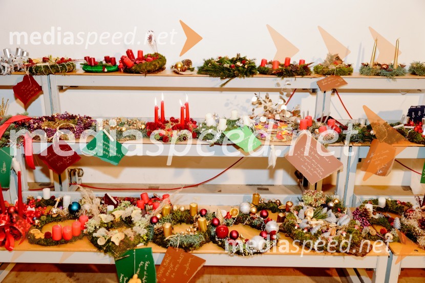 Pletenje venčkov na Waldorfski šoli Ljubljana