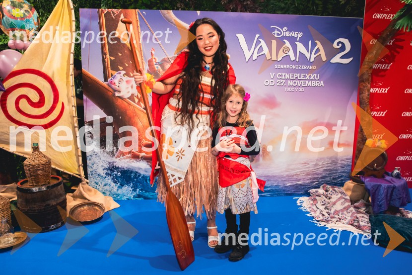  Val Mandz, cosplayer ;  ... Vaiana 2, premiera animiranega filma v Cineplexx Ljubljana