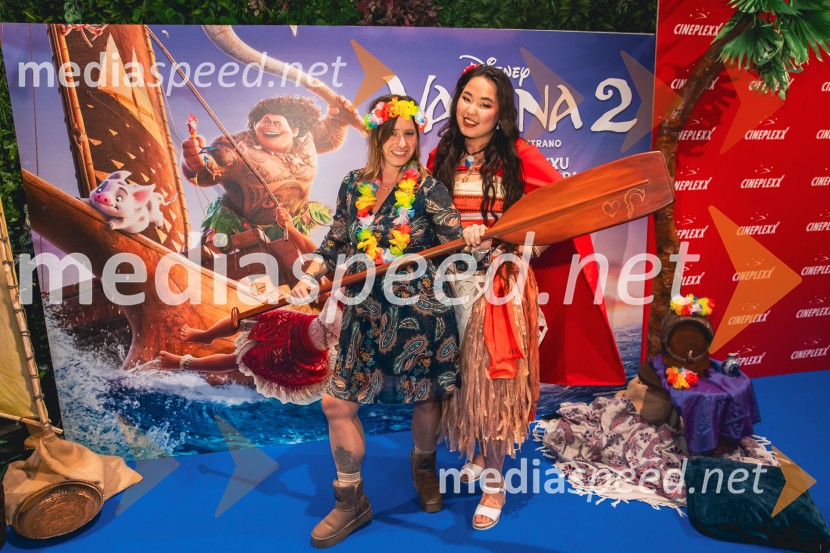  ... ;  Val Mandz, cosplayer Vaiana 2, premiera animiranega filma v Cineplexx Ljubljana