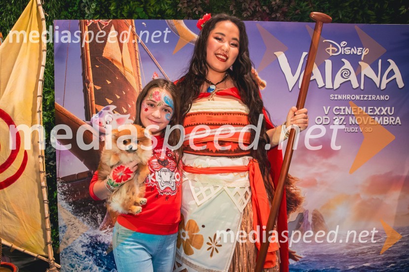  ... ;  Val Mandz, cosplayer Vaiana 2, premiera animiranega filma v Cineplexx Ljubljana