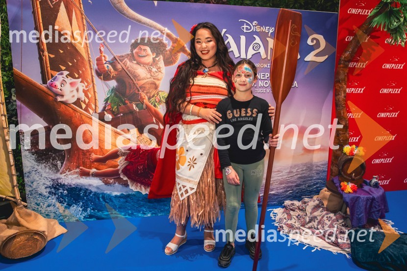  Val Mandz, cosplayer ;  ... Vaiana 2, premiera animiranega filma v Cineplexx Ljubljana