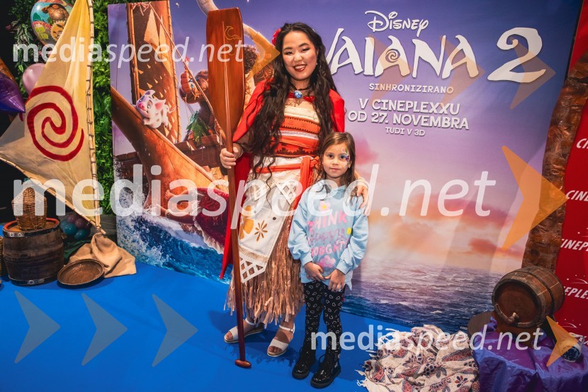  Val Mandz, cosplayer ;  ... Vaiana 2, premiera animiranega filma v Cineplexx Ljubljana