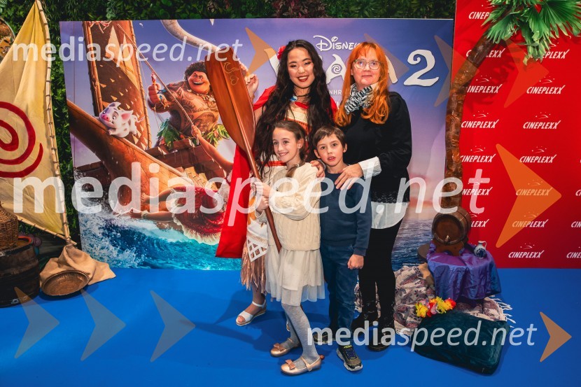  ... ;  Val Mandz, cosplayer ;  ... ;  ... Vaiana 2, premiera animiranega filma v Cineplexx Ljubljana