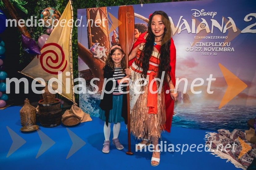  ... ;  Val Mandz, cosplayer Vaiana 2, premiera animiranega filma v Cineplexx Ljubljana
