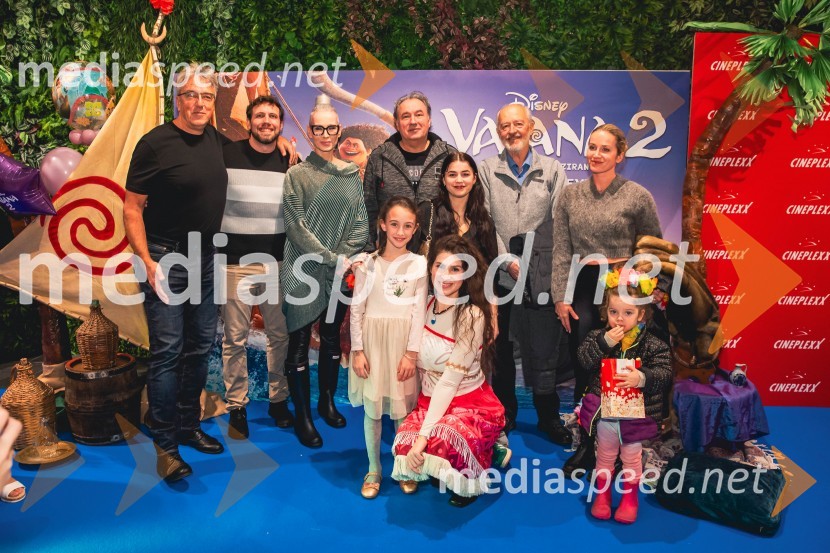  ... ;  Žiga Bunič, igralec;  Miroslava Berginc, prevajalka, glasovna igralka;  ... ;  Marjan Bunič, pevec, voditelj, Radio Ognjišče;  ... ;  Katja Ajster - Kataya, pevka, igralka;  ... ;  Nina Grilc, Femme fatale 2025;  Alaska Olivia GrilcVaiana 2, premiera animiranega filma v Cineplexx Ljubljana