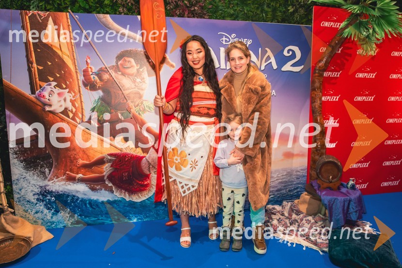  Val Mandz, cosplayer ;  Rubi Žumer;  Ajda Sitar Žumer, blogerka, Miss športa Slovenije 2009Vaiana 2, premiera animiranega filma v Cineplexx Ljubljana