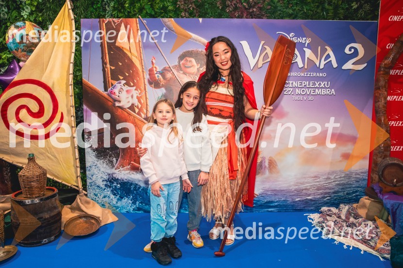  ... ;  ... ;  Val Mandz, cosplayer Vaiana 2, premiera animiranega filma v Cineplexx Ljubljana