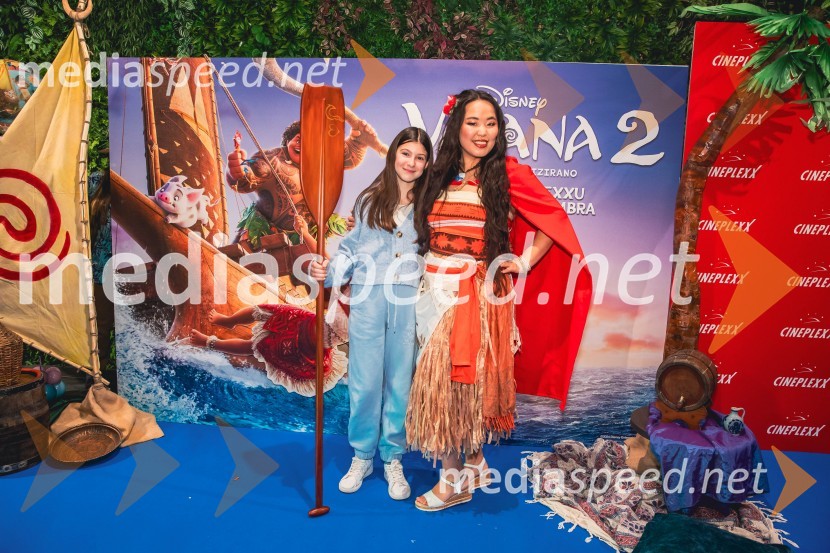  ... ;  Val Mandz, cosplayer Vaiana 2, premiera animiranega filma v Cineplexx Ljubljana