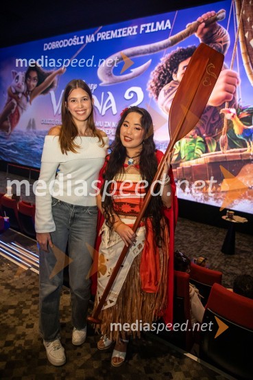  ... ;  Val Mandz, cosplayer Vaiana 2, premiera animiranega filma v Cineplexx Ljubljana