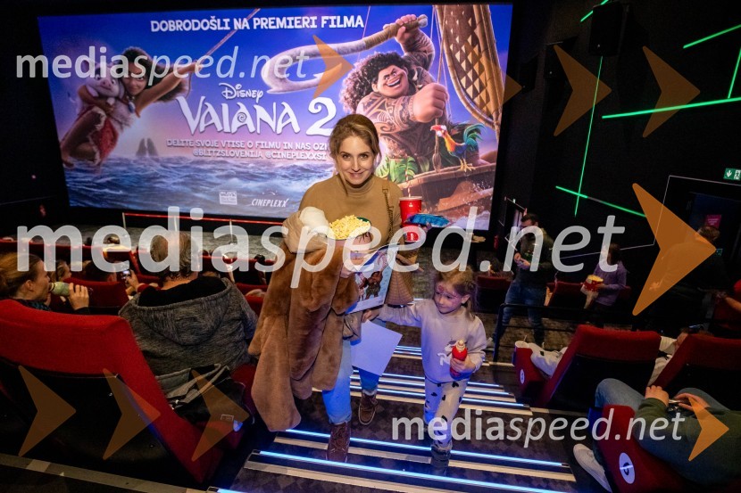  Ajda Sitar Žumer, blogerka, Miss športa Slovenije 2009;  Rubi ŽumerVaiana 2, premiera animiranega filma v Cineplexx Ljubljana