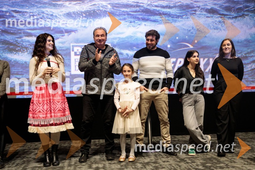 Katja Ajster - Kataya, pevka, igralka;  Marjan Bunič, pevec, voditelj, Radio Ognjišče;  ... ;  Žiga Bunič, igralec;  ... ;  ... Vaiana 2, premiera animiranega filma v Cineplexx Ljubljana
