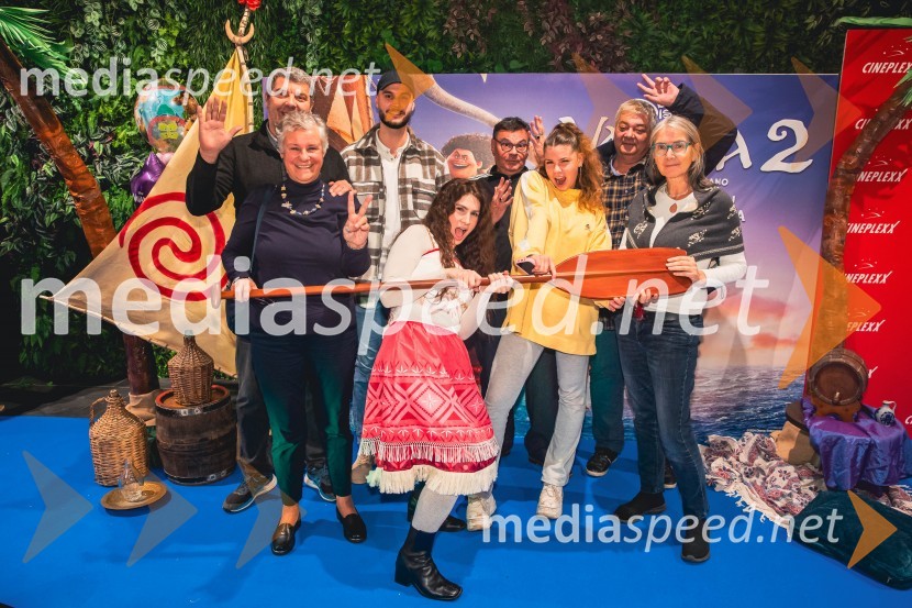  ... ;  ... ;  ... ;  Katja Ajster - Kataya, pevka, igralka;  ... ;  ... ;  ... ;  ... Vaiana 2, premiera animiranega filma v Cineplexx Ljubljana