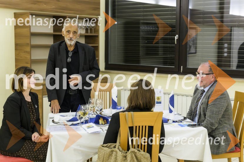  ... ;  Dušan Erjavec, ravnatelj, Srednja šola za gostinstvo in turizem Maribor;  ... Večerja s kuharji iz Splita na Srednji šoli za gostinstvo in turizem Maribor