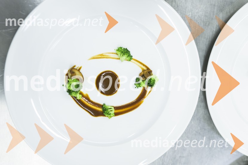 Večerja s kuharji iz Splita na Srednji šoli za gostinstvo in turizem Maribor