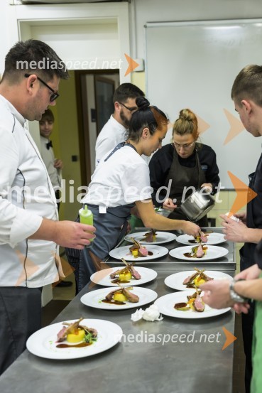 Ivica Katić, hrvaški chef;  ... ;  ... Večerja s kuharji iz Splita na Srednji šoli za gostinstvo in turizem Maribor