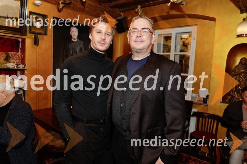  Timon Šturbej, igralec;  Robert Waltl, direktor, Mini teaterSamo še enkrat gremo spat, premiera v Mini teatru