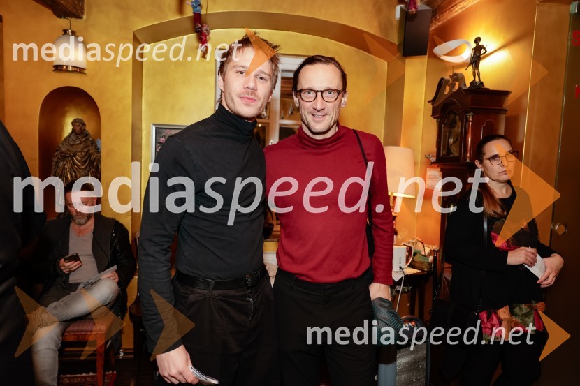  Timon Šturbej, igralec;  Marko  Mandić, igralecSamo še enkrat gremo spat, premiera v Mini teatru