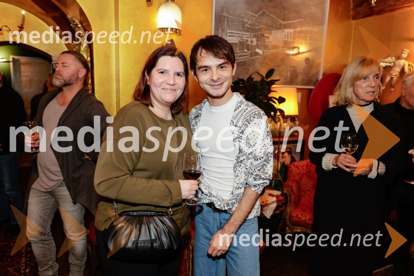  Teja Pelko, novinarka;  Daniel PetkovićSamo še enkrat gremo spat, premiera v Mini teatru