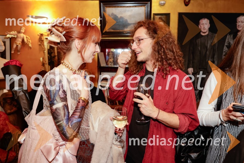  Varja  Hrvatin, dramaturginja;  Filip  Mramor, igralecSamo še enkrat gremo spat, premiera v Mini teatru