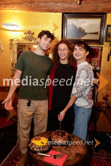  Svit Stefanija, igralec;  Filip  Mramor, igralec;  Daniel PetkovićSamo še enkrat gremo spat, premiera v Mini teatru