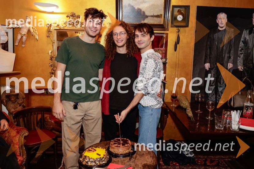  Svit Stefanija, igralec;  Filip  Mramor, igralec;  Daniel PetkovićSamo še enkrat gremo spat, premiera v Mini teatru