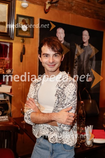  Daniel PetkovićSamo še enkrat gremo spat, premiera v Mini teatru