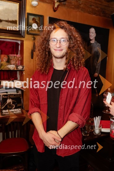  Filip  Mramor, igralecSamo še enkrat gremo spat, premiera v Mini teatru