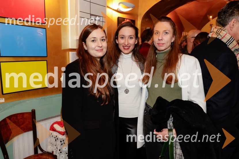  Nika Korenjak, igralka;  Nina  Kuclar Stiković, dramaturginja;  Gaja Višnar, igralkaSamo še enkrat gremo spat, premiera v Mini teatru