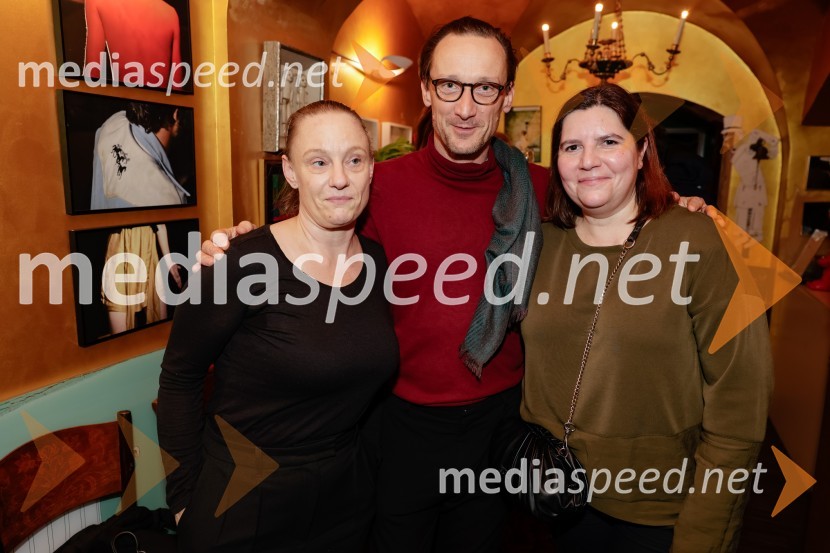  ... ;  Marko  Mandić, igralec;  Teja Pelko, novinarkaSamo še enkrat gremo spat, premiera v Mini teatru