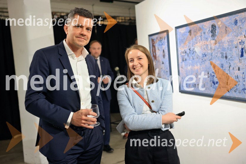  Luka Vesnaver, predsednik Britansko-slovenske gospodarske zbornice in partner v ION Advisory;  Špela Rener, Britansko-slovenska gospodarska zbornicaV Londonu razstava Radovana Jenka in razprava o prihodnosti trajnostne prenove urbanih območij