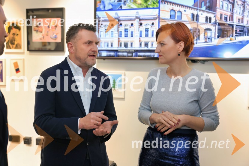  Tim Gledstone, partner, Squire and Partners; dr. Asta Vrečko, ministrica za kulturoV Londonu razstava Radovana Jenka in razprava o prihodnosti trajnostne prenove urbanih območij