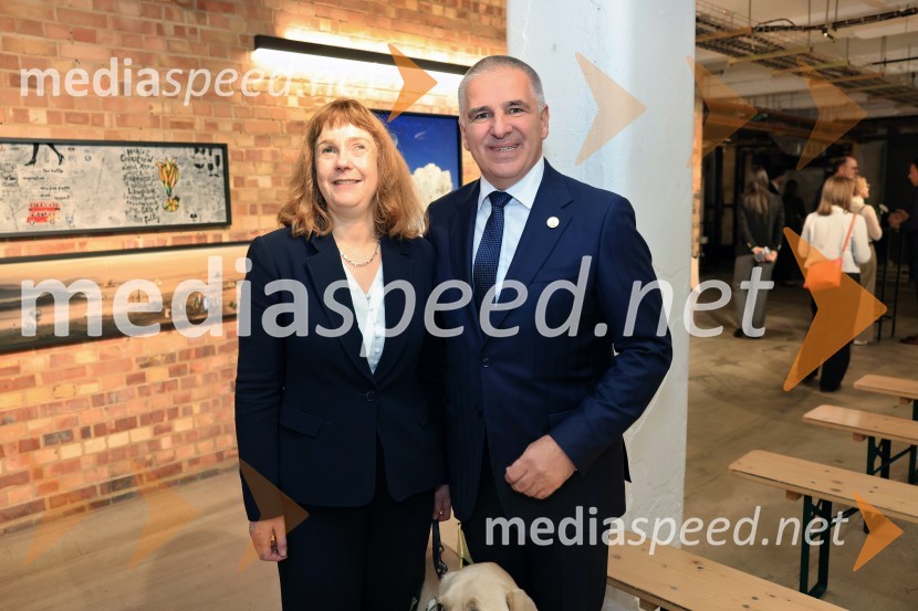  Victoria Harrison, britanska veleposlanica v Sloveniji;  Marko Lotrič, predsednik, Državni svetV Londonu razstava Radovana Jenka in razprava o prihodnosti trajnostne prenove urbanih območij