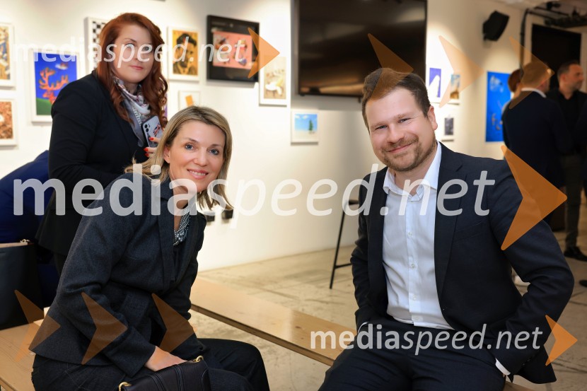  Aleksandra Barič, Britansko veleposlaništvo v Ljubljani;  Barbara Uranjek, direktorica, Britansko-slovenska gospodarska zbornica;  Rok Hodej, vodja javnih zadev, Združenje ManagerV Londonu razstava Radovana Jenka in razprava o prihodnosti trajnostne prenove urbanih območij