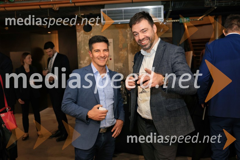  David Premelč, partner, odvetniška pisarna Rojs, Peljhan, Prelesnik & partnerji;  Borut Čeh, soustanovitelj in izvršni direktor, Labena d.o.o.V Londonu razstava Radovana Jenka in razprava o prihodnosti trajnostne prenove urbanih območij