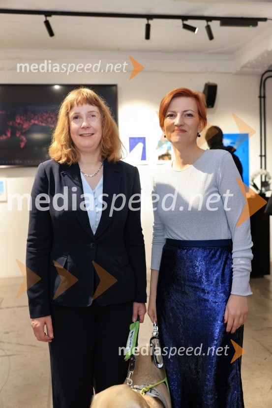  Victoria Harrison, britanska veleposlanica v Sloveniji; dr. Asta Vrečko, ministrica za kulturoV Londonu razstava Radovana Jenka in razprava o prihodnosti trajnostne prenove urbanih območij