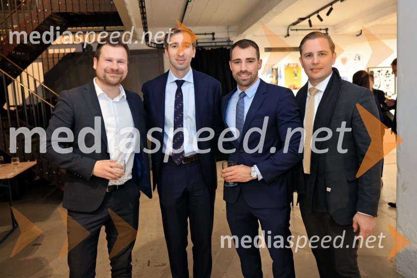  Rok Hodej, vodja javnih zadev, Združenje Manager;  Matic Čad;  Tim Gregor Grünfeld, partner, Uniko;  Kristian  Schulz, Odvetniška pisarna ČadV Londonu razstava Radovana Jenka in razprava o prihodnosti trajnostne prenove urbanih območij