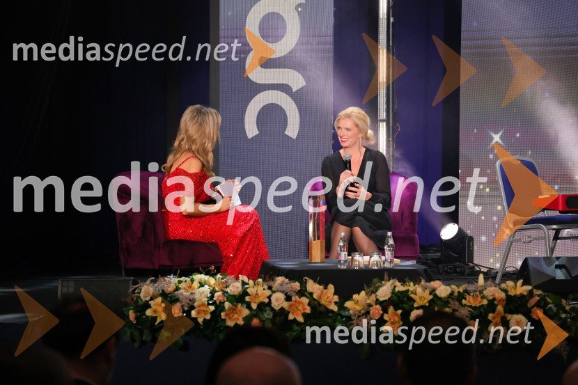  Bernarda Žarn, voditeljica;  Helena S. Sambolec, direktorica Prangl SlovenijaŠtajerska gospodarska odličnost 2024