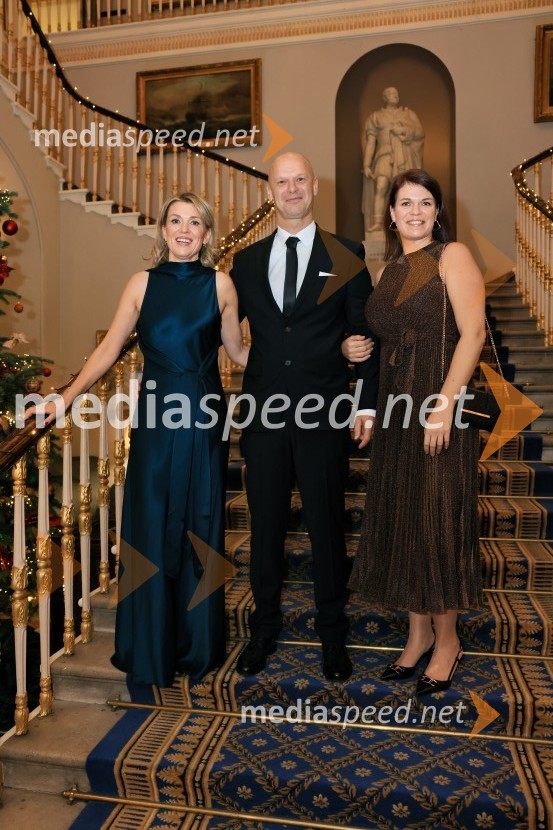  Barbara Uranjek, direktorica, Britansko-slovenska gospodarska zbornica;  Primož Kozina, odvetnik;  Maruša Uranjek, direktorica, Trimo Group Združeno KraljestvoChristmas Gala 2024, dogodek Britansko - slovenske gospodarske zbornice