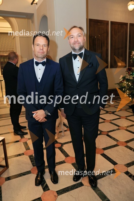  Robert Prelesnik, partner, odvetniška pisarna Rojs, Peljhan, Prelesnik & partnerji;  Mart D. Buh, vodja poslovnega razvoja, Britansko-slovenska gospodarska zbornicaChristmas Gala 2024, dogodek Britansko - slovenske gospodarske zbornice