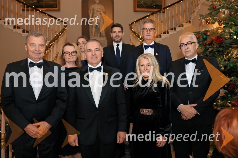  Jože Smole, svetnik, Državni svet;  Monika Kirbiš Rojs, sekretarka, Državni svet;  Neža Dular, Državni svet;  Marko Lotrič, predsednik, Državni svet;  Rok Vodopivec, Državni svet;  Mojca Župan Macedoni, Protokol RS;  Marko Staroveški, svetnik, Državni svet;  Mitja  Gorenšček, svetnik, Državni svetChristmas Gala 2024, dogodek Britansko - slovenske gospodarske zbornice