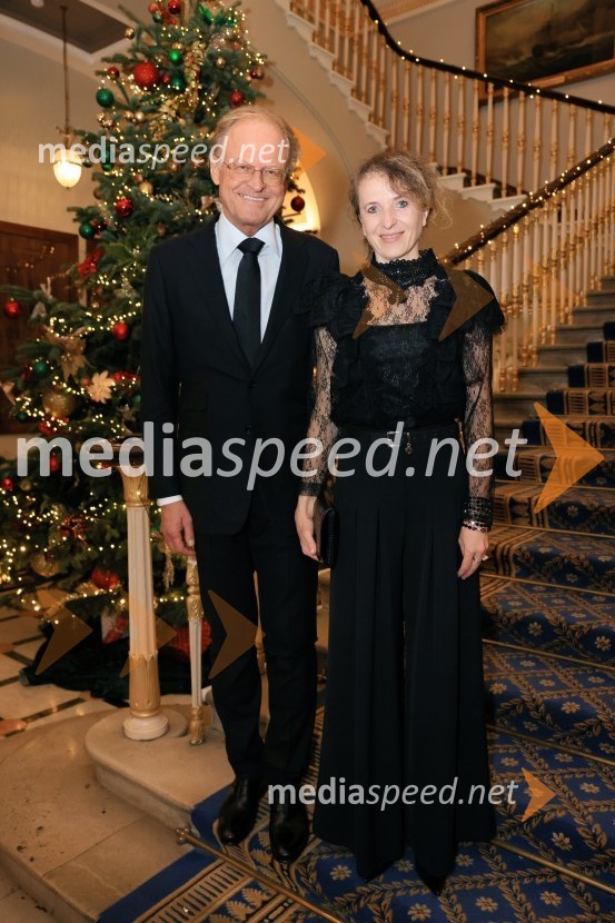  Janez  Škrabec, direktor Riko d.o.o.;  Polona Lovšin, vodja komunikacij, Riko d.o.o.Christmas Gala 2024, dogodek Britansko - slovenske gospodarske zbornice