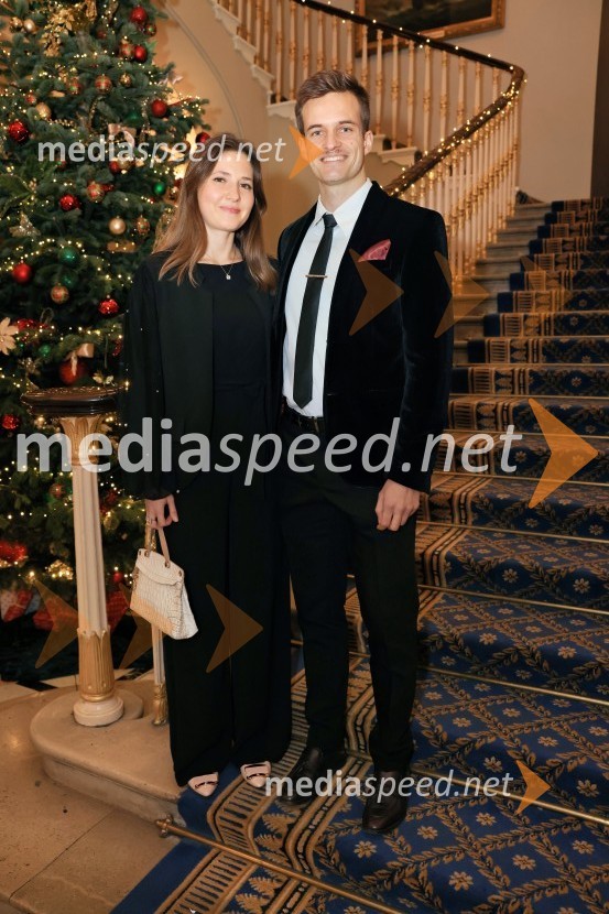  Nežka Zupan, Društvo VTIS;  Anton Dusak, Društvo VTISChristmas Gala 2024, dogodek Britansko - slovenske gospodarske zbornice