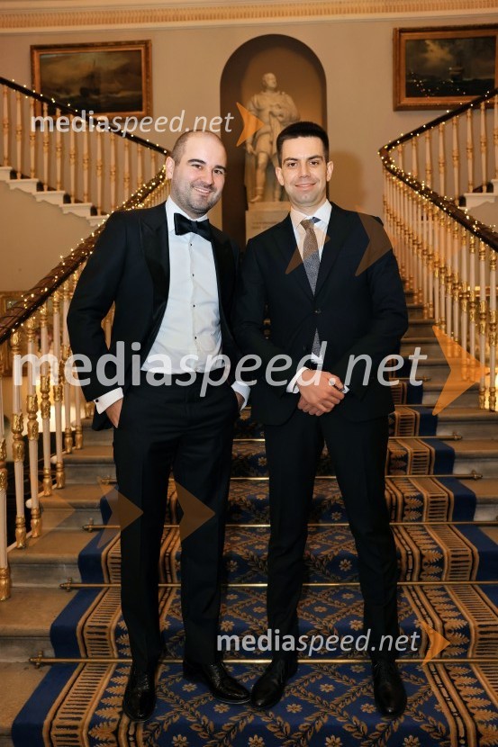  Žan Dapčevič, poslovni direktor VSŠ Academia;  Ognjen Popović, Ibis SolutionsChristmas Gala 2024, dogodek Britansko - slovenske gospodarske zbornice