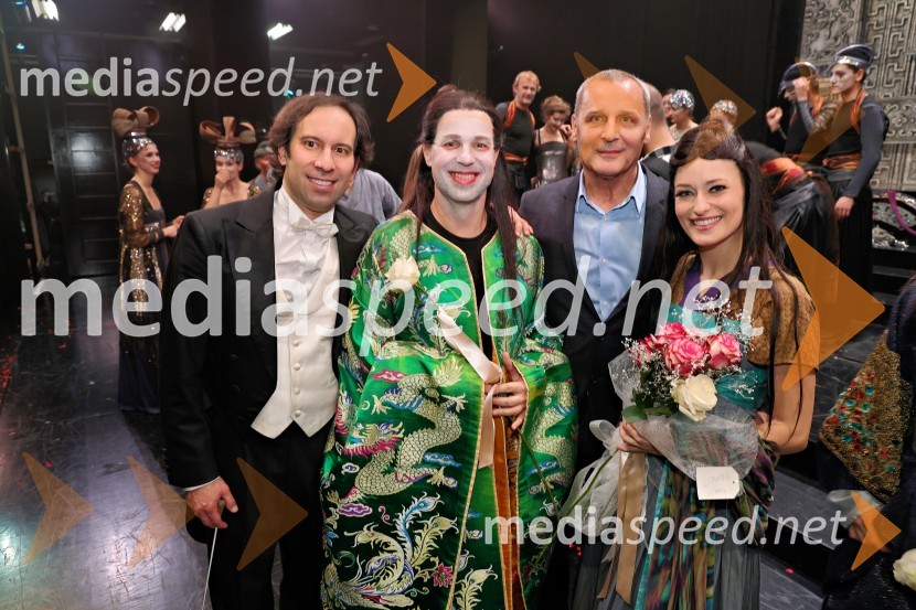  Simon Krečič, umetniški direktor Opere SNG Maribor;  Martin Sušnik, operni solist;  Danilo Rošker, direktor SNG Maribor;  Nika Gorič, sopranistkaTurandot, opera na odru Slovenskega narodnega gledališča Maribor